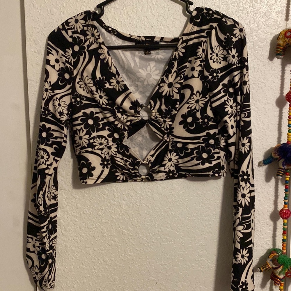 Almost famous floral cut out ring top